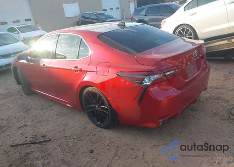 2022 Toyota Camry Xse z USA, uszkodzony, nr VIN 4T1K61AK2NU069507